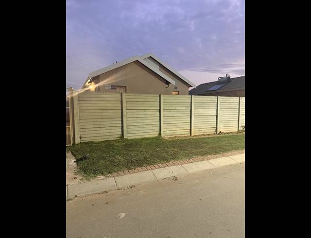 3 BEDROOM HOUSE FOR SALE IN SKY CITY